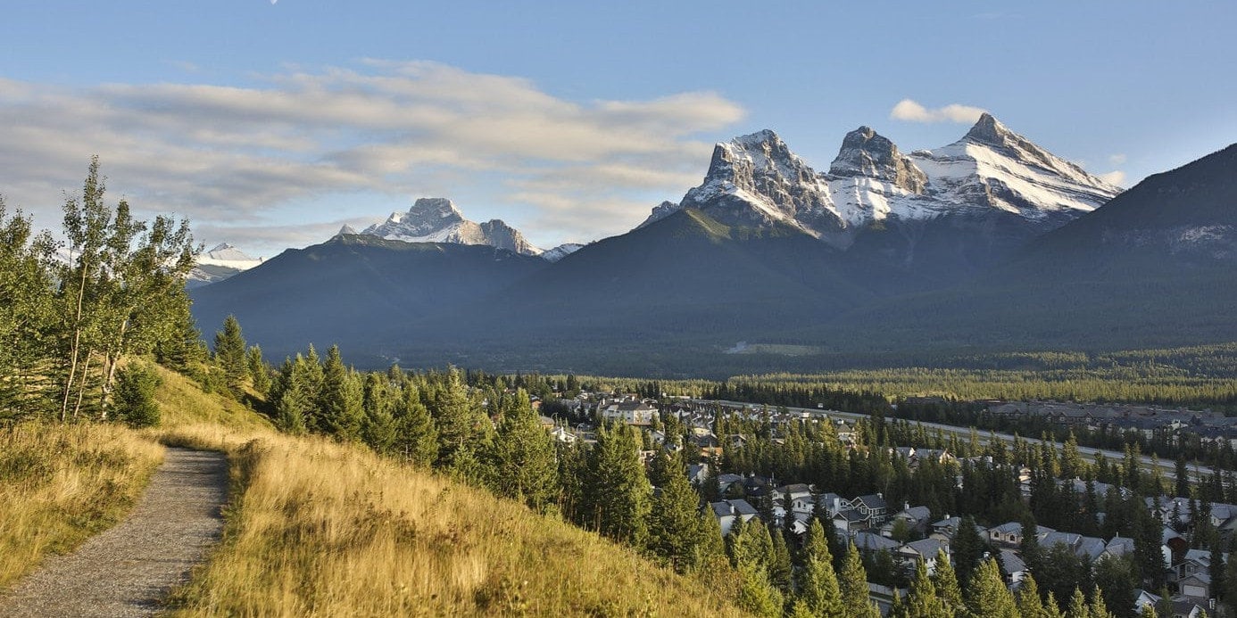 Canmore real estate in the mountains