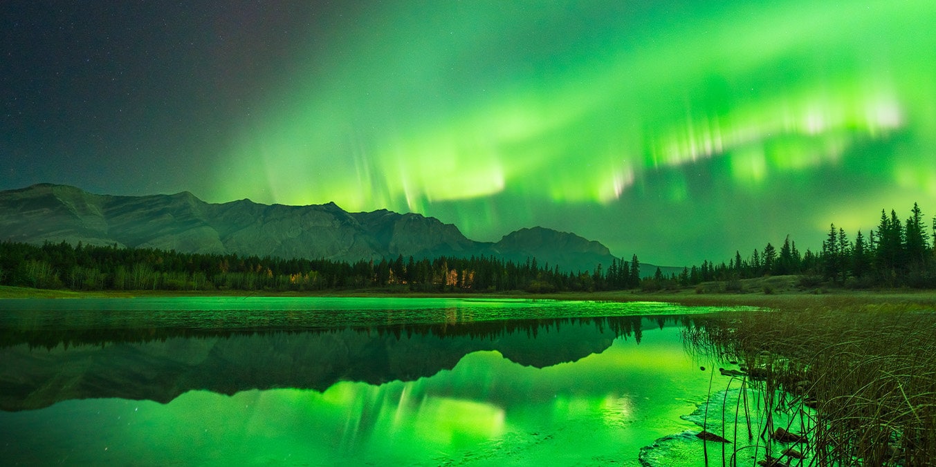 what is canada famous for - northern lights